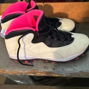 Sneakers barely worn